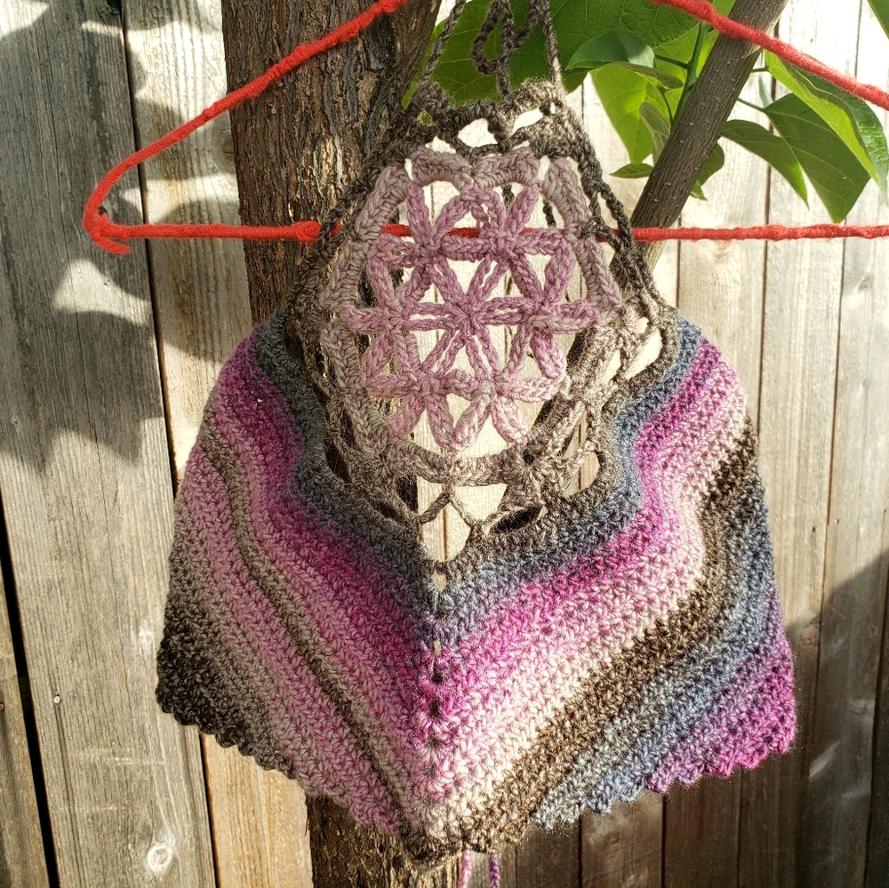 Crochet flower of life halter top - Picture 6 of 8